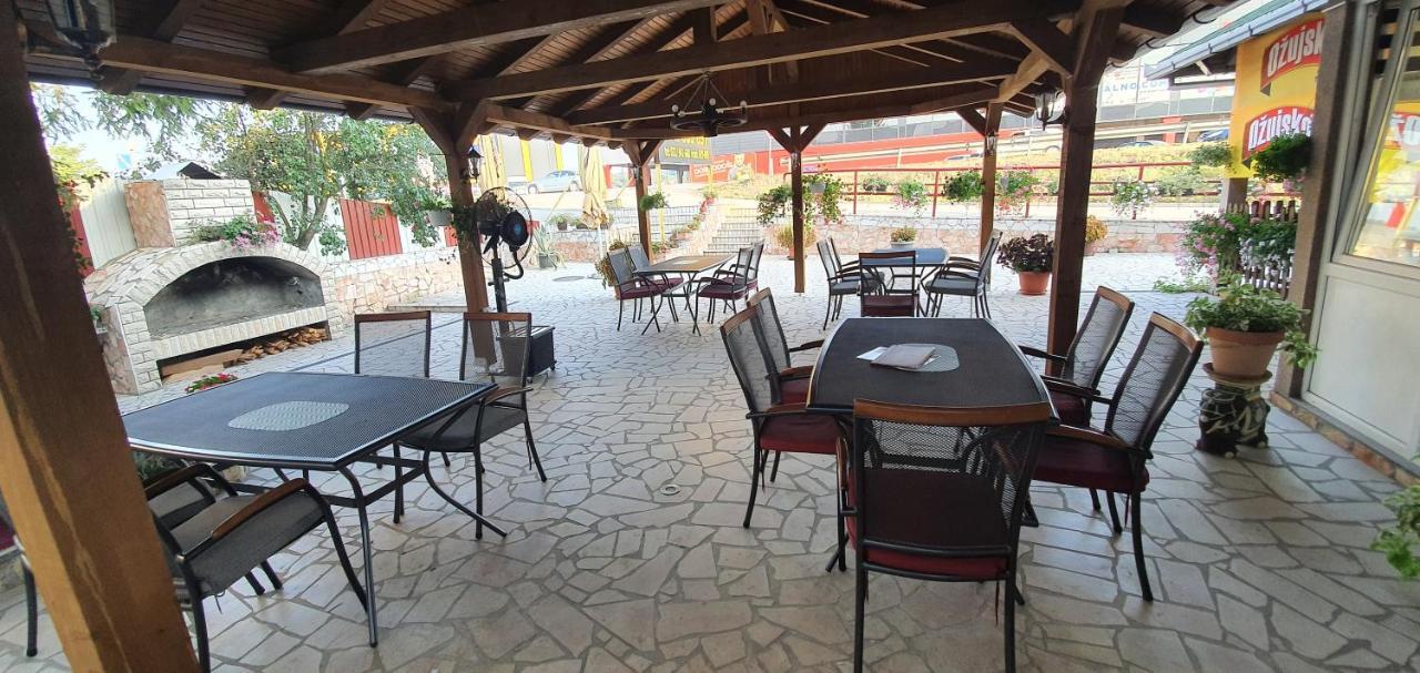 Guesthouse "Ines" Doboj Exterior foto
